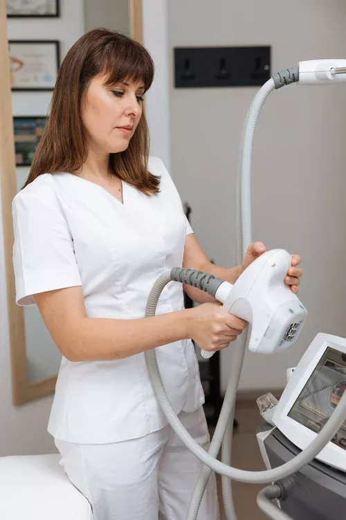 Velashape працює на основі 4-х технологій і впливає на потенціал чотирьох методів: